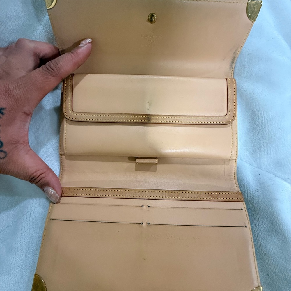 FLASH SALE! Louis Vuitton Multicolor Monogram Sarah Wallet in Blanc Murakami - Picture 5 of 7